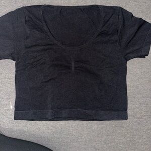 Black active top for runs workouts